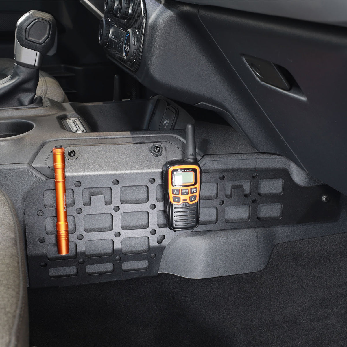 IAG-ACC-F3027-01.jpg