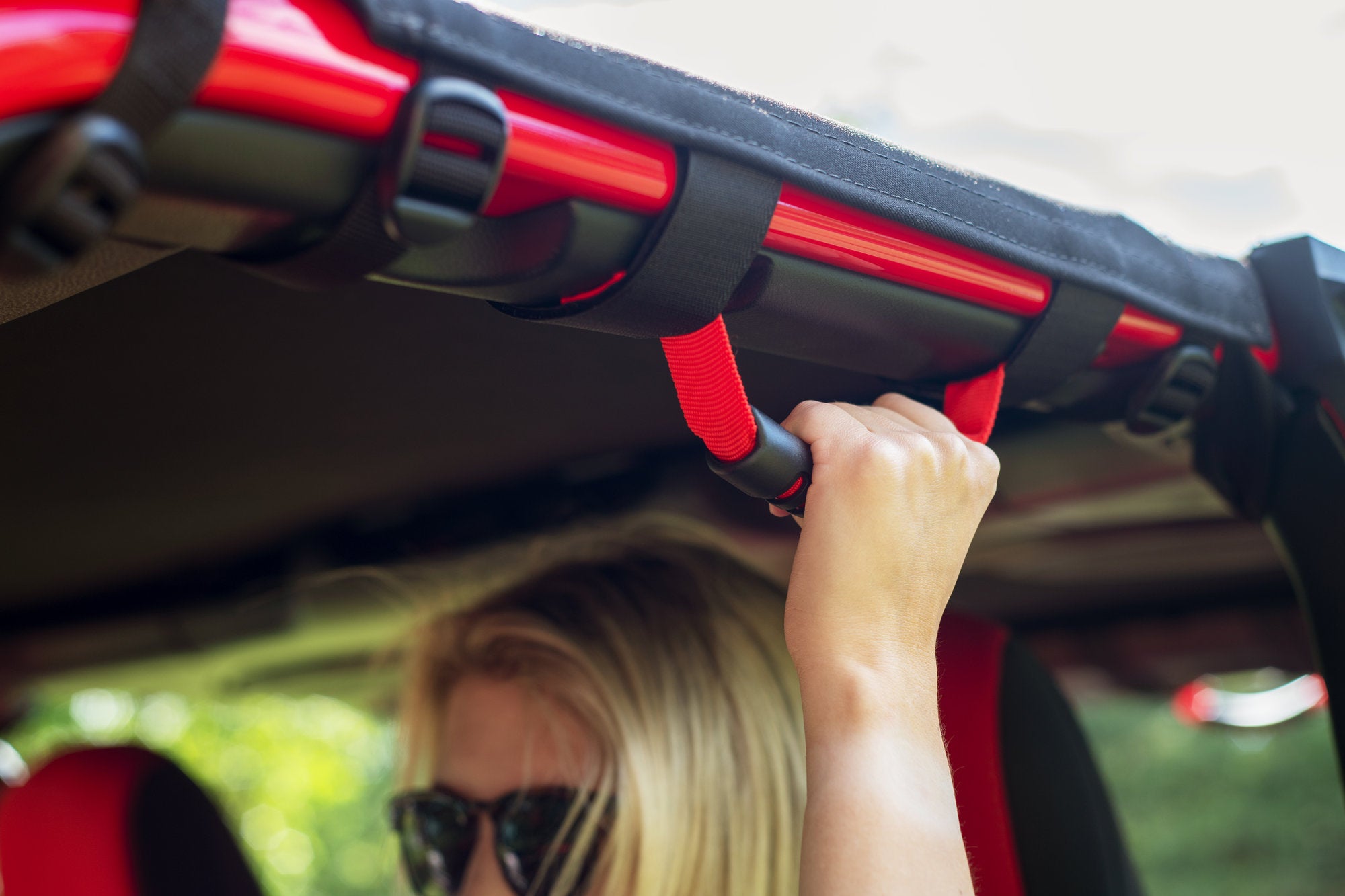Bimini Top Plus with Integrated Grab Handle, 97-06 Jeep Wrangler, Black Diamond/Red GH MasterTop