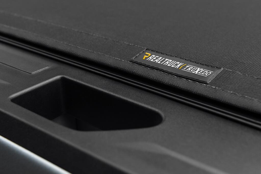 Pro X15 Tonneau Cover Black 2023-2026 Colorado/Canyon 5 Foot 2 Inch Bed Truxedo