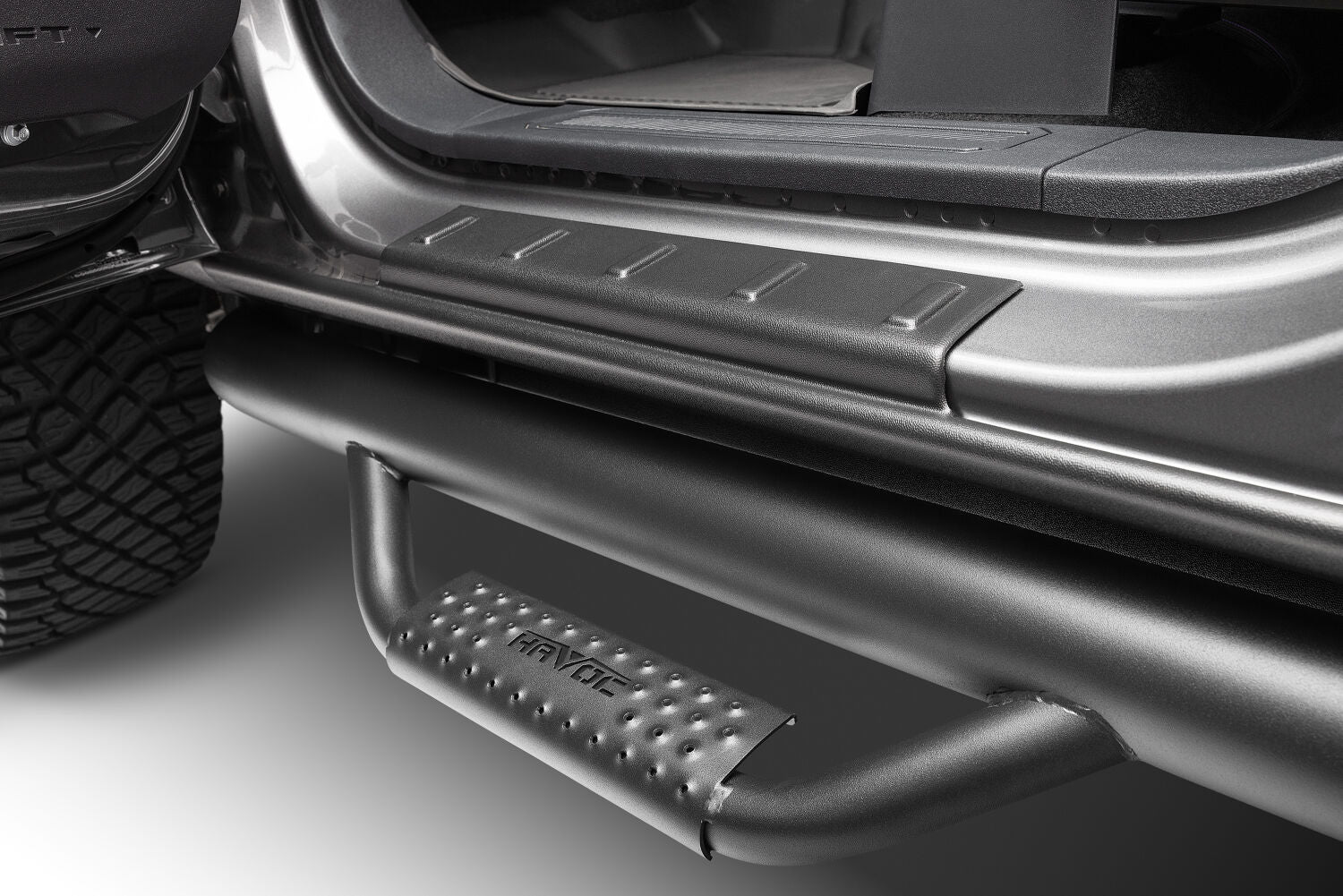 Trail Armor Rocker Panel Black, Incl. Side Panels/Sill Plate Cover For 2001-2007 Silverado/Sierra 1500/1500 Classic/2500/2500 HD/2500 HD Classic/3500/3500 Classic Husky Liners