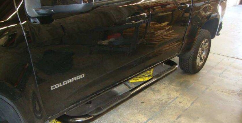 4000 Series SideSteps With Mounting Bracket Kit Powder Coat Black 2015-2026 Colorado/Canyon Go Rhino