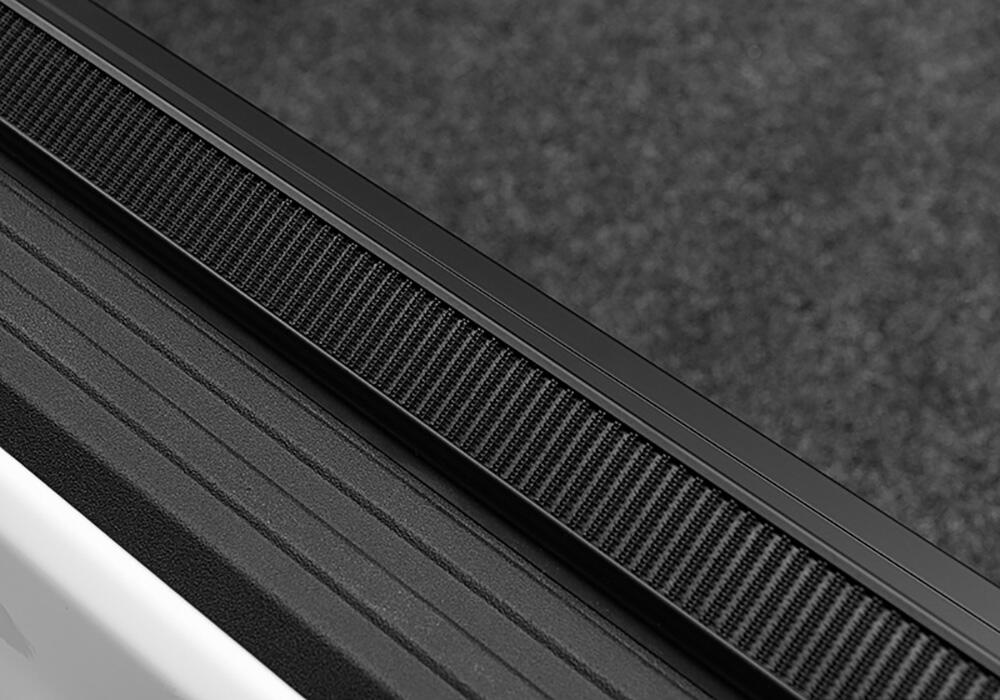 Lo Pro Tonneau Cover Black 2020-2025 Jeep Gladiator with or without Trail Rail System Truxedo