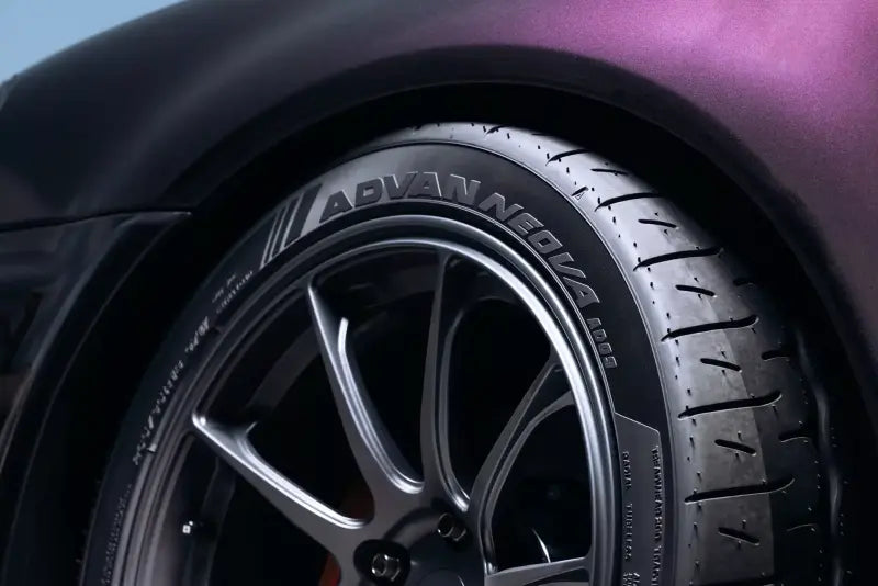 Yokohama Advan Neova AD09 Tire - 325/30R19 105W XL