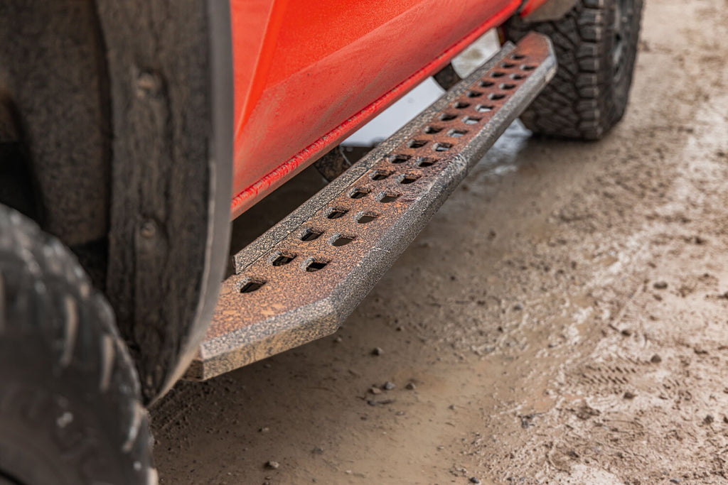 RB30 Slim Line Running Boards W/Bracket Kit Bedliner 2024-2026 Toyota Tacoma Go Rhino