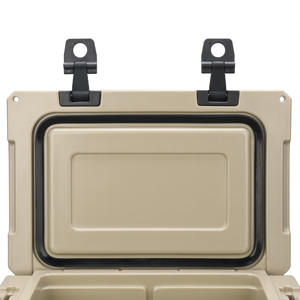 Sportsman Cooler 20 Quart Beige Bulldog Winch
