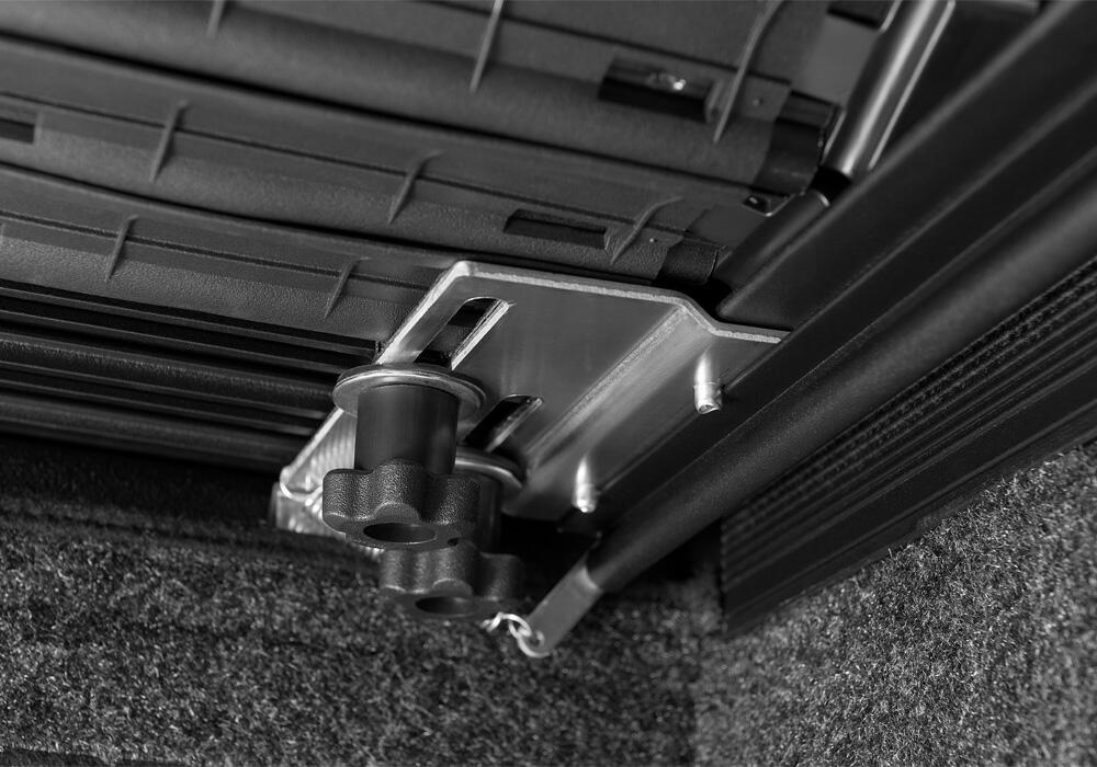 Revolver X4s Hard Rolling Truck Bed Cover 1988-2013 C/K Pickup/Silverado/Sierra 1500/1988-2014 2500 HD/3500 HD 6 Foot 6 Inch Bed BAK