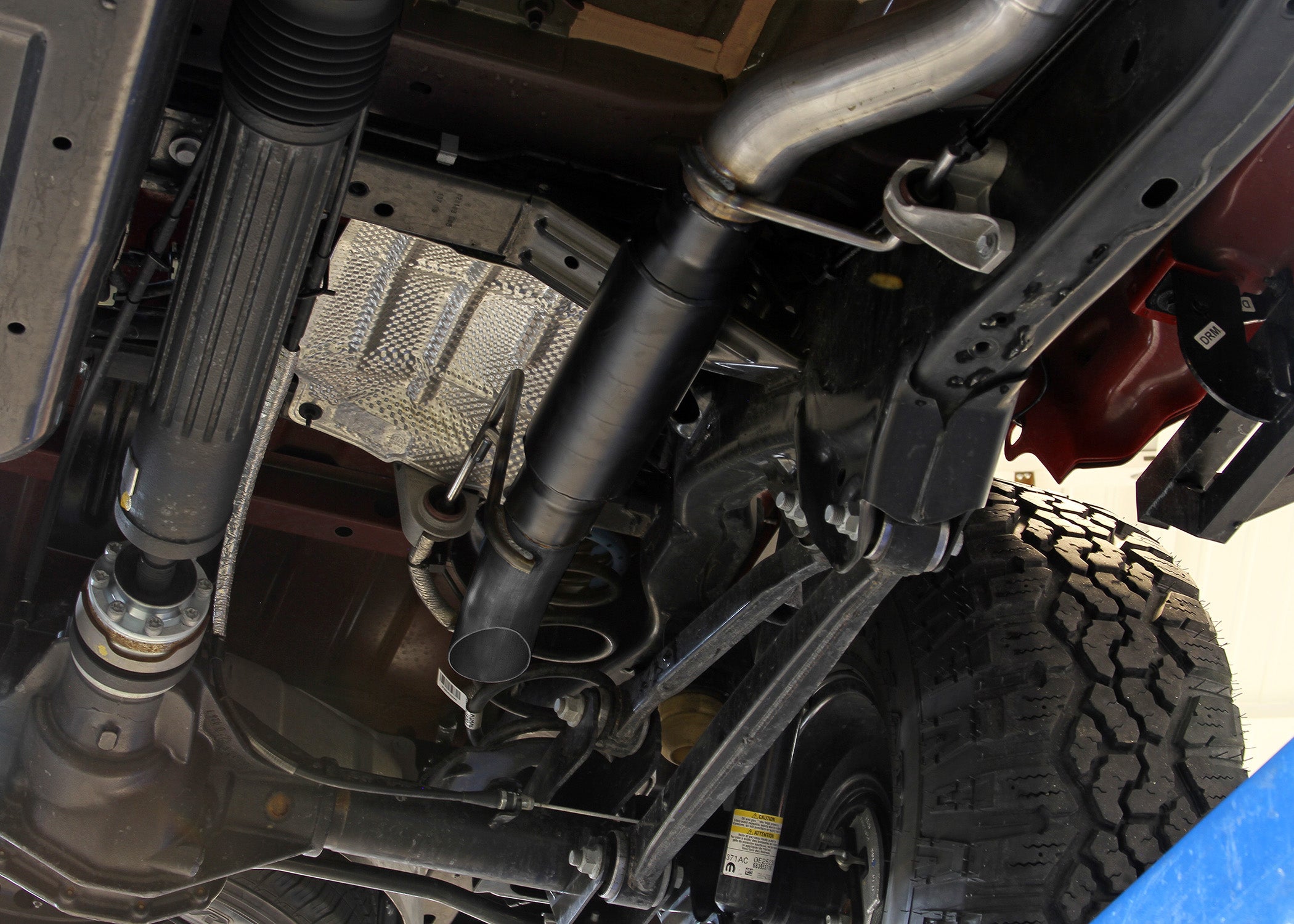Outlaw Extreme Cat-Back Exhaust System 2020-2025 Jeep Gladiator Jt 3.6L Outlaw Extreme Stainless Steel 3.0 Inch Cat-Back Exhaust System Flowmaster