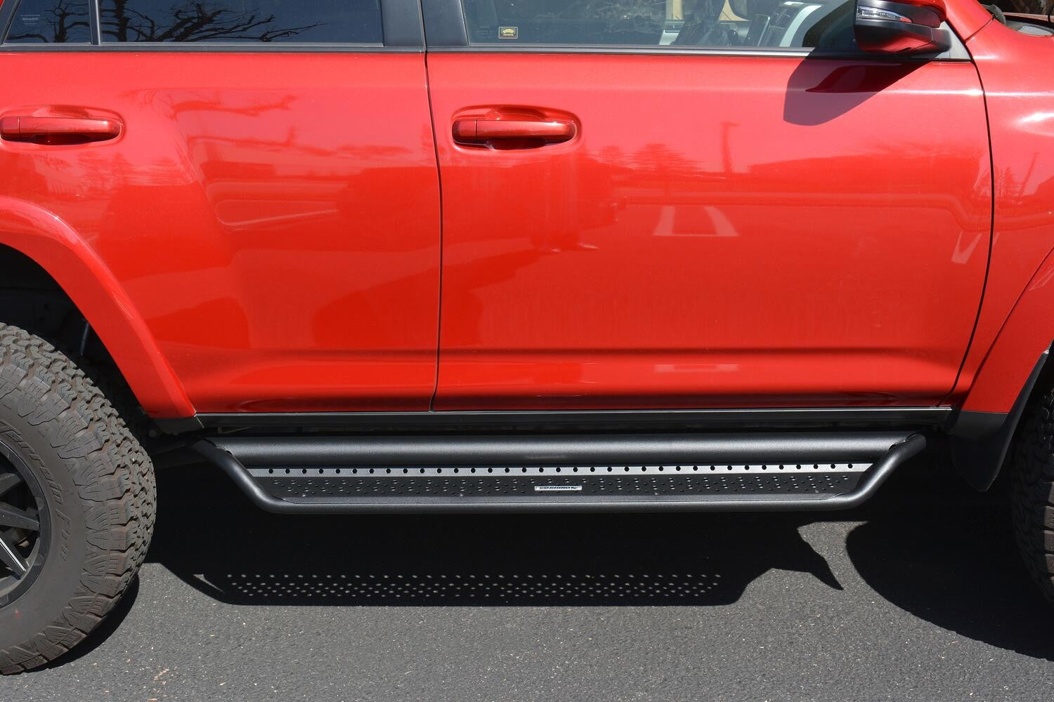 Dominator Xtreme D1 SideSteps With Mounting Bracket Kit Textured Black 2014-2024 Toyota 4Runner Go Rhino