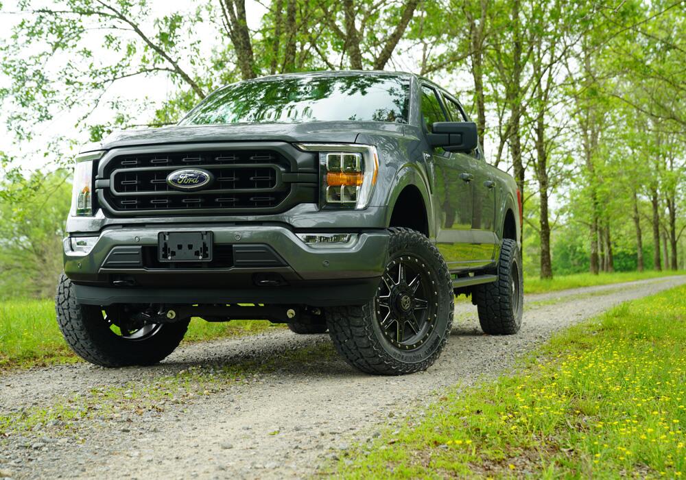 6 Inch Lift Kit 2021-2024 Ford F-150 non-Raptor 4WD without Tremor Package with Fox 2.0 Series Shocks Superlift