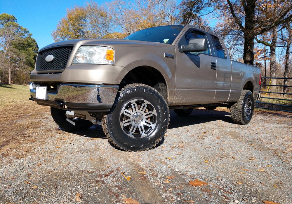 4.5 Inch Lift Kit 2004-2008 Ford F-150 4WD with Superlift Rear Shocks Superlift