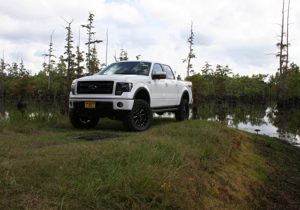 4.5 Inch Lift Kit 2009-2014 Ford F-150 4WD with Bilstein Rear Shocks Superlift