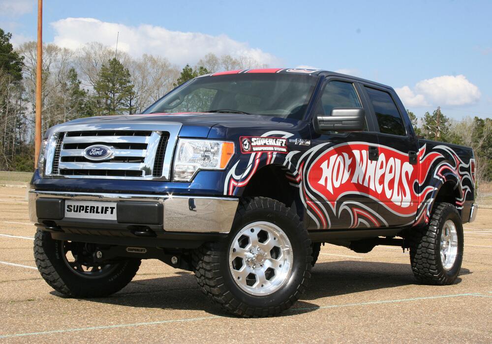 4.5 Inch Lift Kit 2009-2014 Ford F-150 4WD with Superlift Rear Shocks Superlift