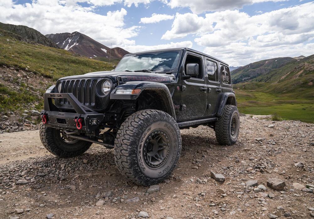 4 Inch Dual Rate Coil Lift Kit 2018-2025 Jeep Wrangler JL Unlimited Including Rubicon with Superlift Shadow Series Shocks Superlift