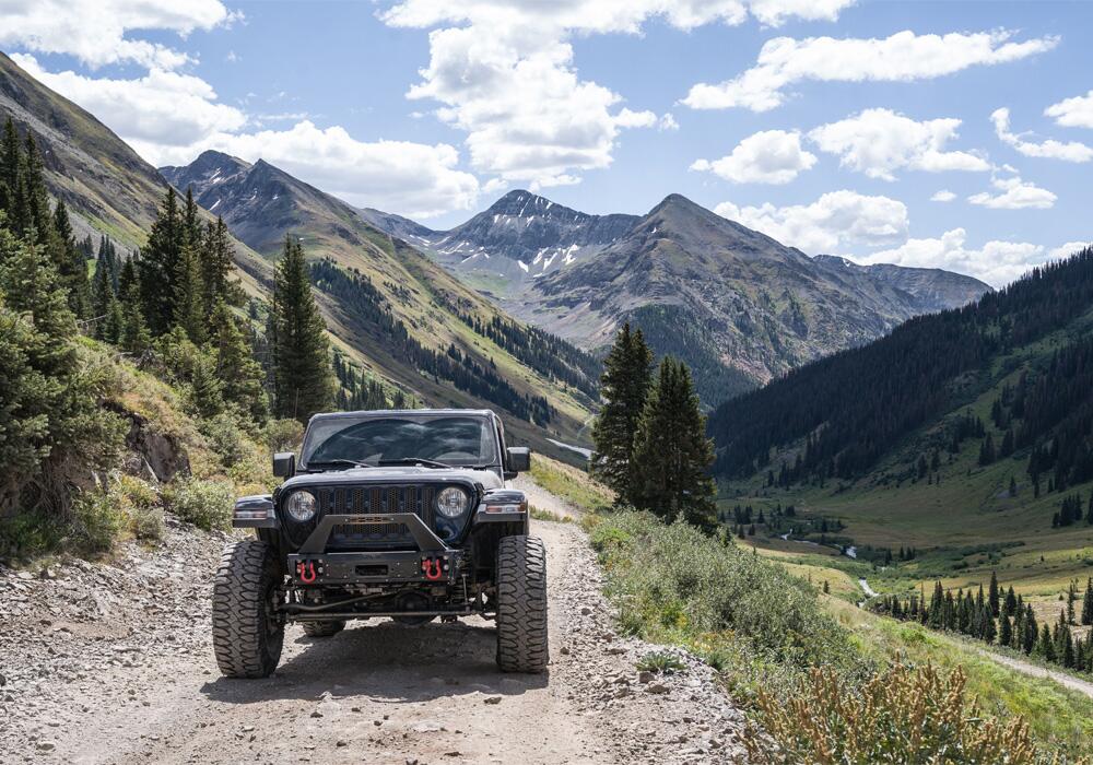 4 Inch Dual Rate Coil Lift Kit 2018-2025 Jeep Wrangler JL Unlimited Including Rubicon with Superlift Shadow Series Shocks Superlift