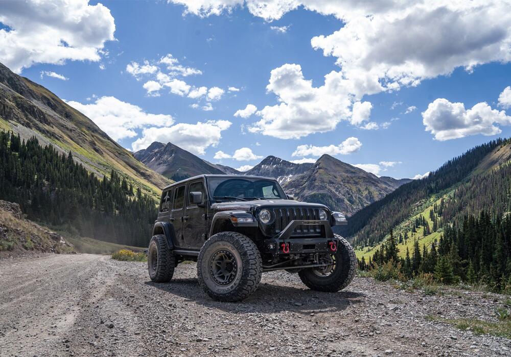 4 Inch Dual Rate Coil Lift Kit 2018-2025 Jeep Wrangler JL Unlimited Including Rubicon with Superlift Shadow Series Shocks Superlift