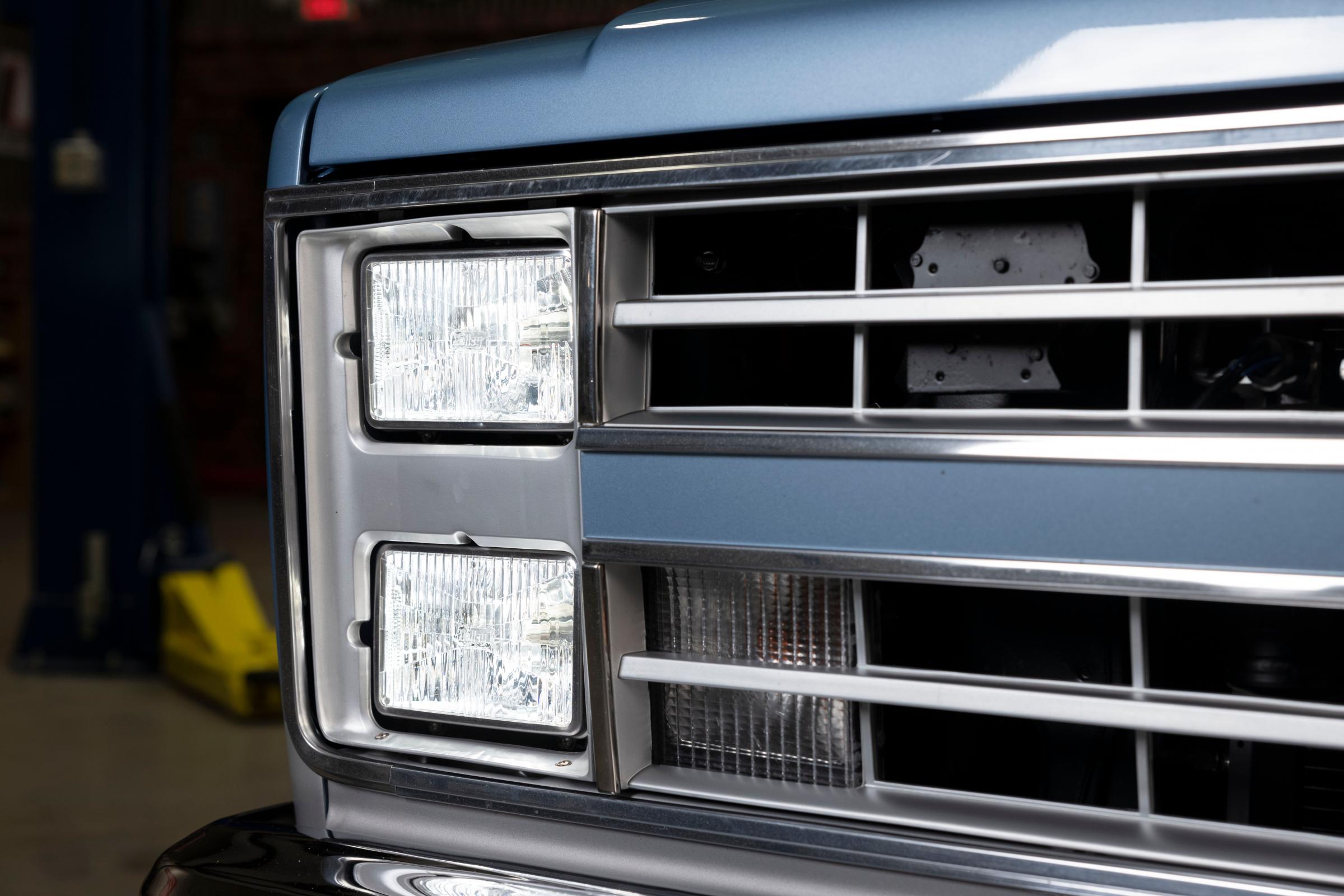 LED Forward Facing Light Modern White(5700K) High Beam Only 4 Inch x 6 Inch Rectangle Modern-Tech Upgrade For Old-School Sealed Beam Headlight Systems Sold Individually RetroBright