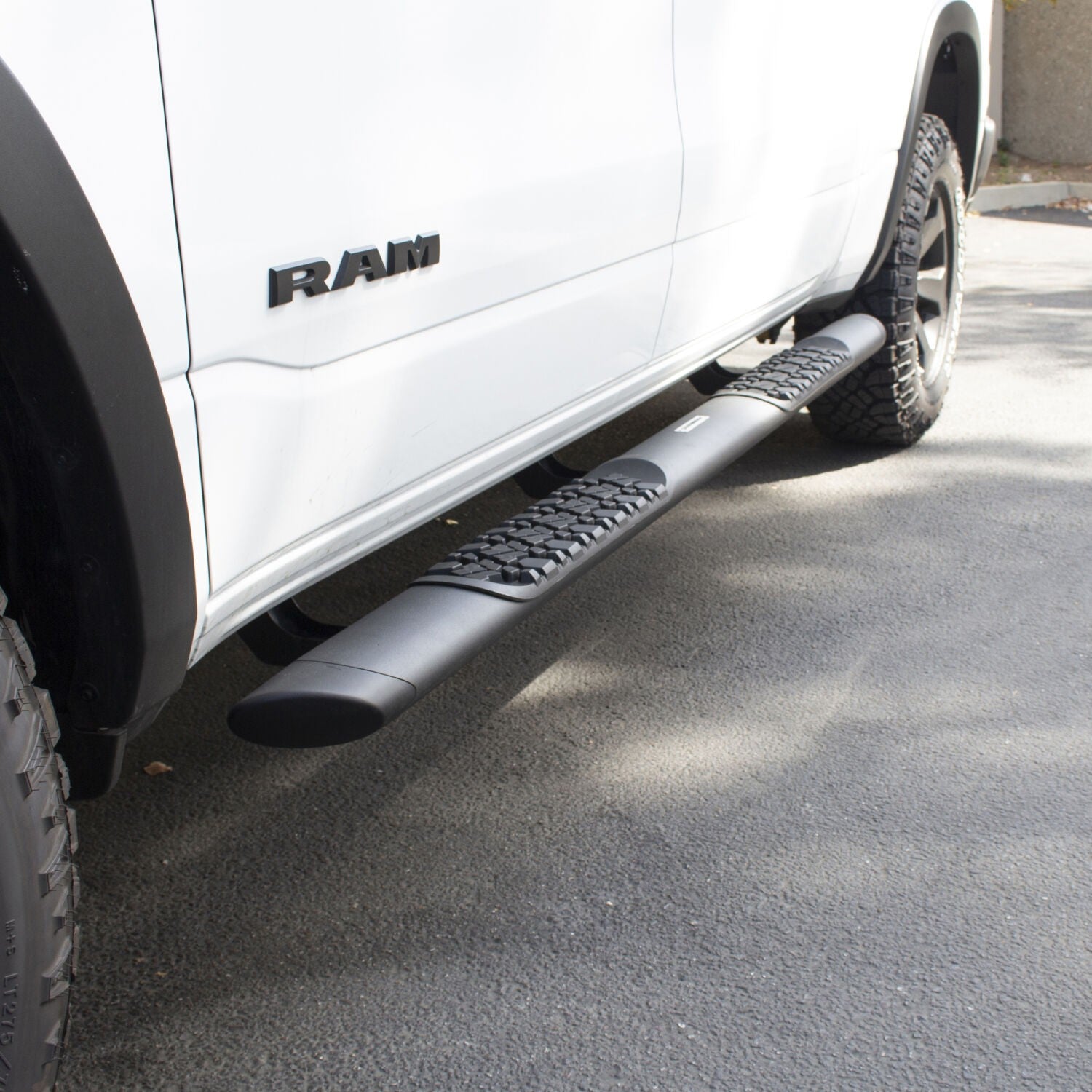 V3 Series Aluminum 5 Inch Elipse Side Steps with Mounting Brackets Textured Black 2015-2019 Silverado/Sierra 2500 HD Go Rhino